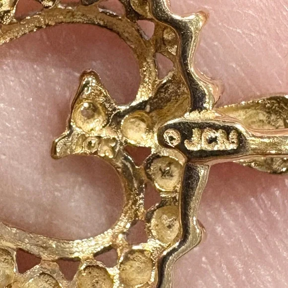 Vintage 10K Gold Open Heart Diamond Pendant: Dainty Feminine Charm - Picture 10 of 12